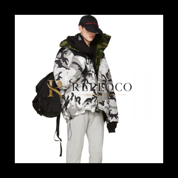 ✨[인기상품] 2018/19 Vetements x Canada goose Collabo Both-sides Padding - 베트멍 x 캐나다구스 카모 맥밀란 리버시블 양면 패딩 VET003X , Size (S - 2XL)