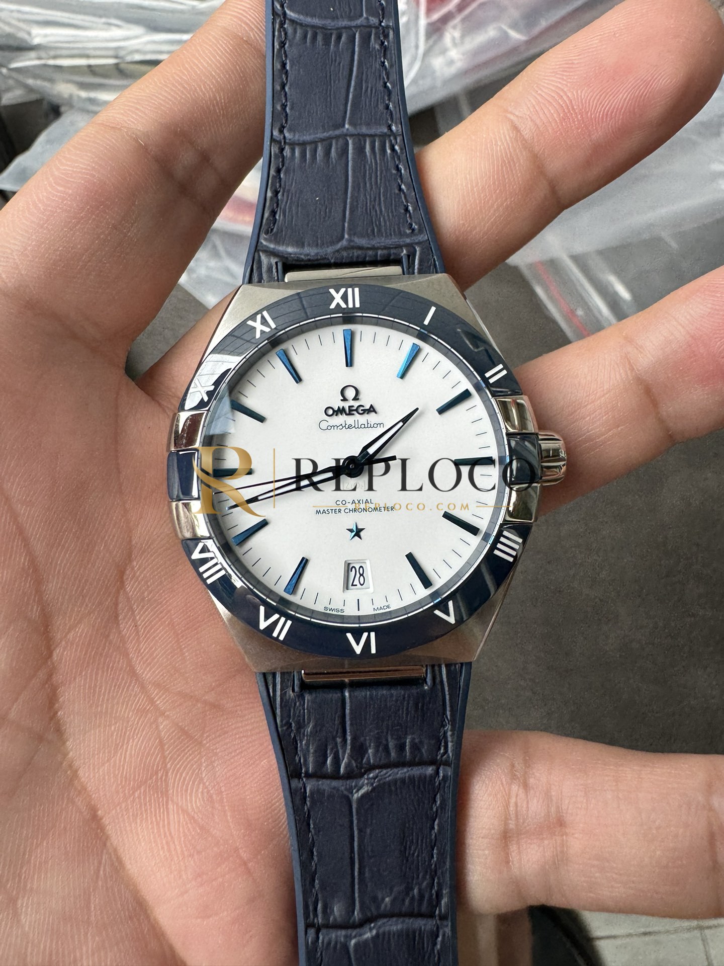 VS 공장 오메가 컨스텔레이션 마스터 크로노미터 41mm 화이트 다이얼 블루 세라믹 베젤 (131.33.41.21.04.001) 1:1 슈퍼클론 단동 DD8900 무브먼트