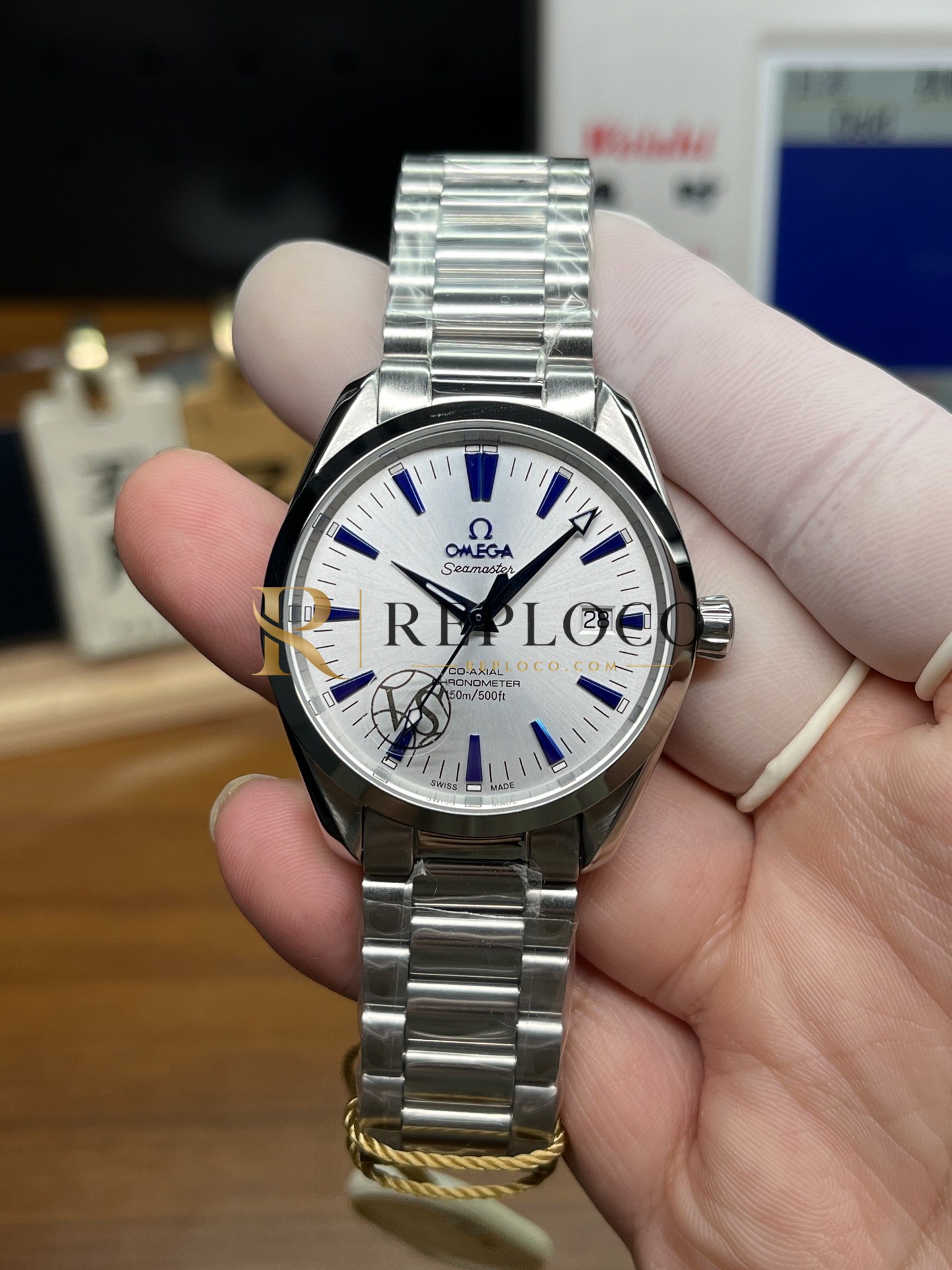 VS 공장 오메가 씨마스터 아쿠아 테라 150M 39.2mm 실버 다이얼 블루 아워 마커 및 핸즈 스무스 베젤 (2503.33.00) 1:1 슈퍼클론 단동 DD2500 무브먼트