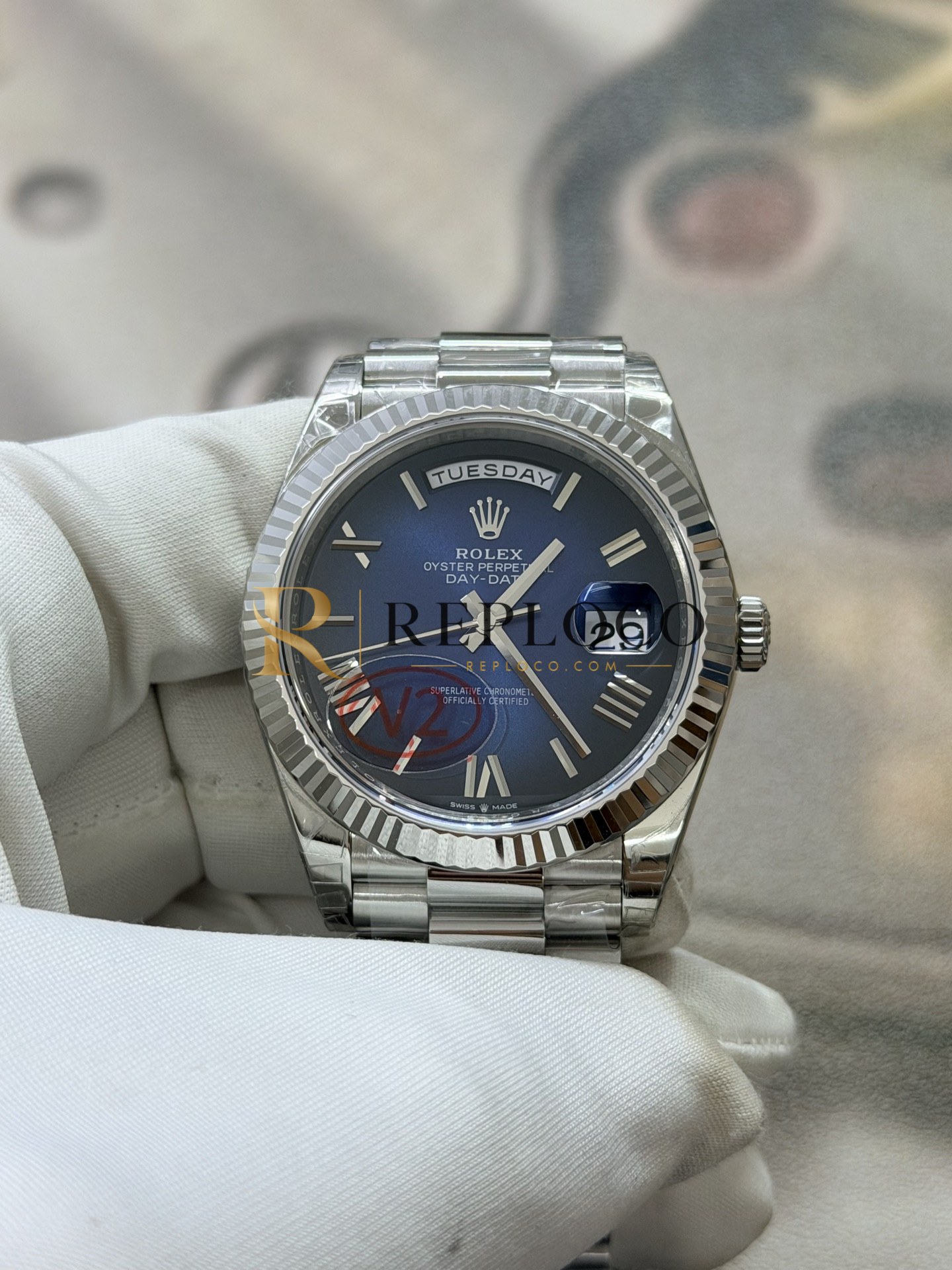 VS 공장 롤렉스 데이-데이트 40mm 228239 화이트 골드 그라데이션 옴브레 블루 로만 다이얼 플루티드 베젤 프레지던트 브레이슬릿 1:1 슈퍼클론 DD3255 무브먼트