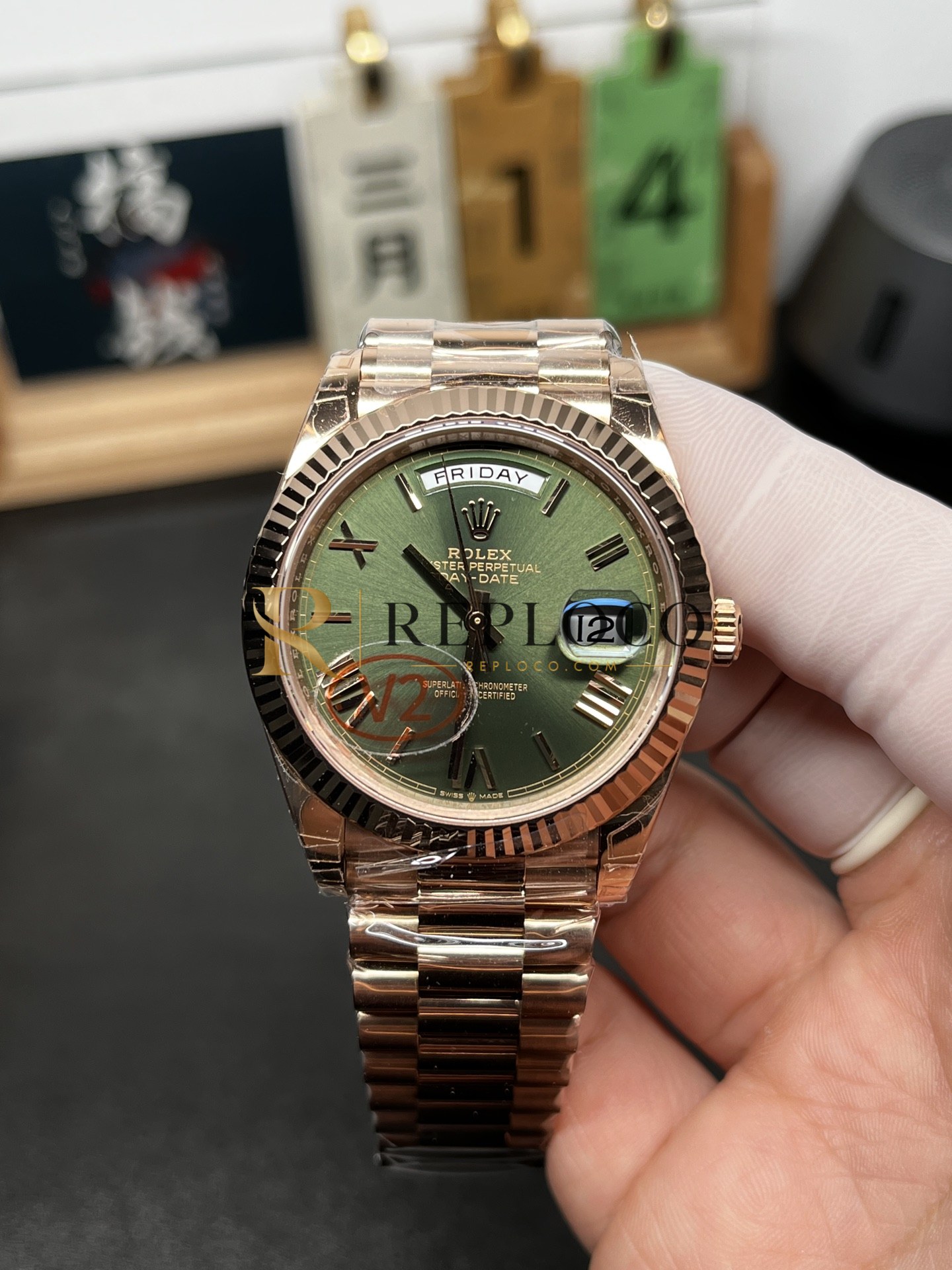 VS 공장 V2 롤렉스 데이데이트 40mm 228235 에버로즈 골드 올리브 그린 선버스트 로만 다이얼 플루티드 베젤 프레지던트 브레이슬릿 1:1 슈퍼클론 DD3255 무브먼트
